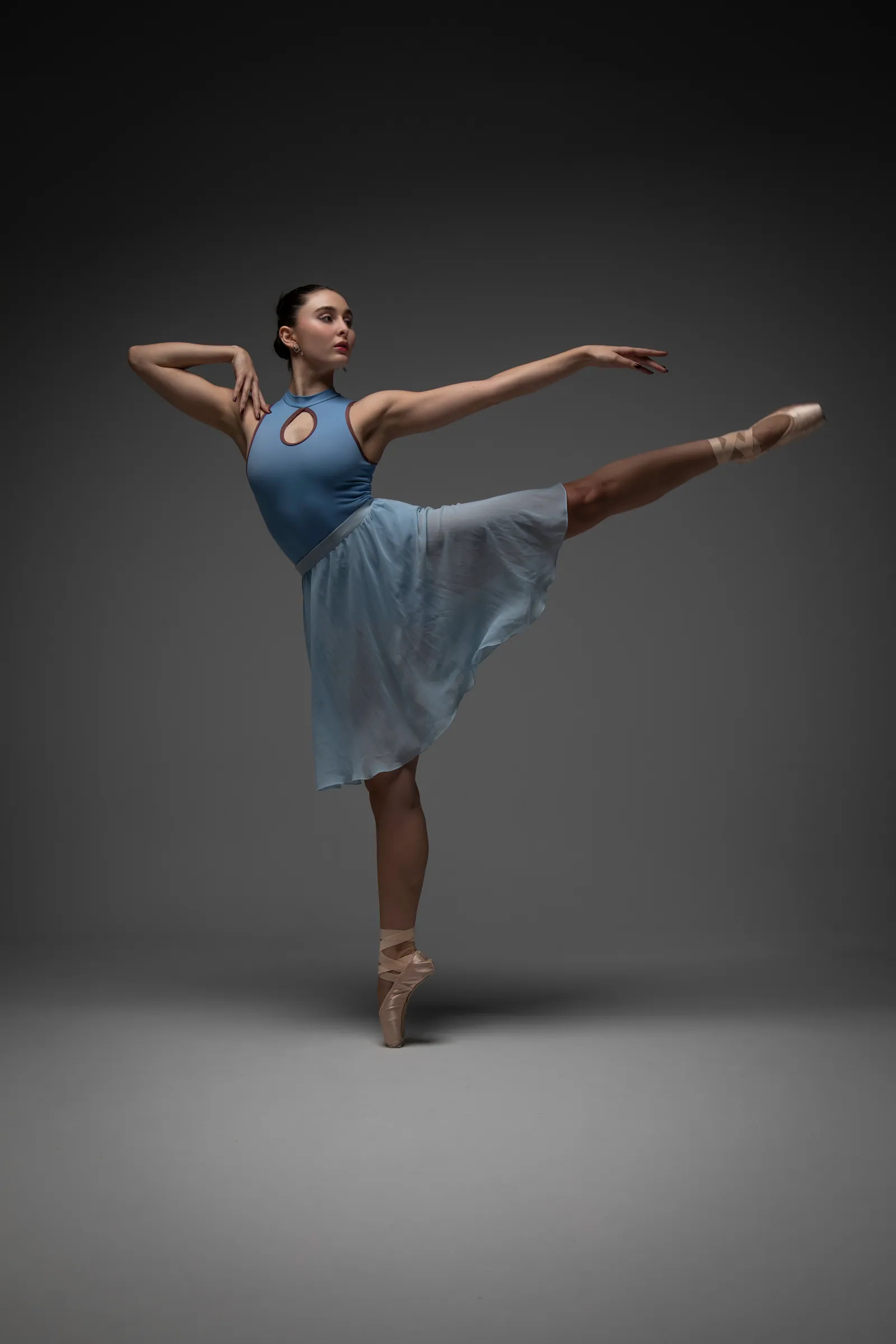 Estefania Forero Yacaman extending through a precise ballet line